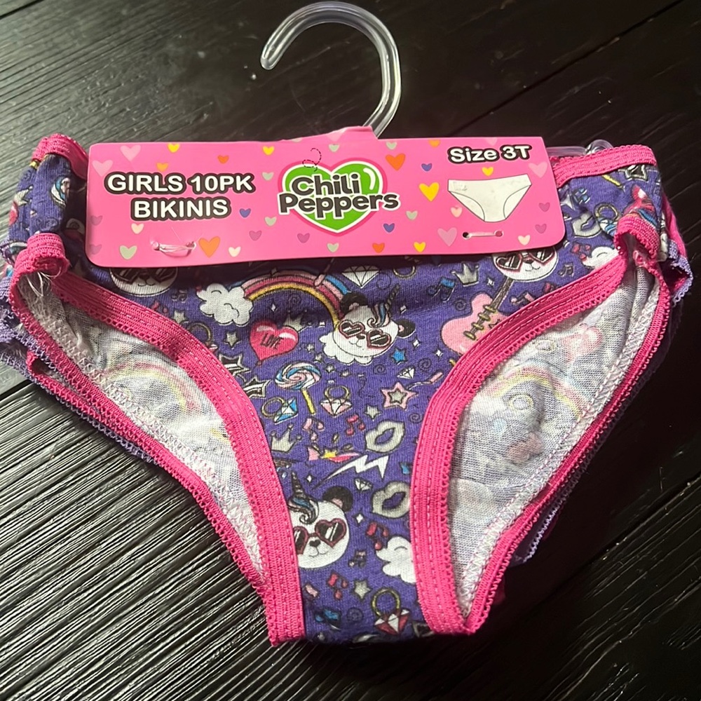 Toddler underwear size 3t brand new.